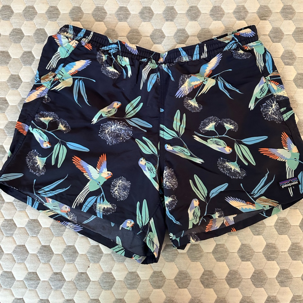 Patagonia Women’s Baggies 5” in Parrots New Navy, Size Large